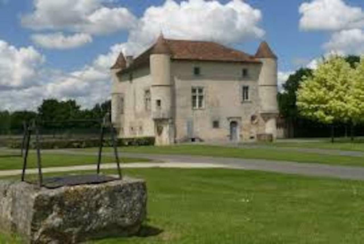 Petit Gite En Braconne La Rochette  Extérieur photo